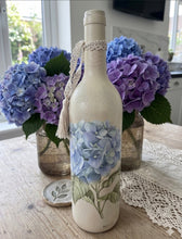 Load image into Gallery viewer, Cream Hydrangea Bottle
