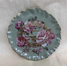 Load image into Gallery viewer, Green Floral Resin Tray
