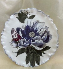 Load image into Gallery viewer, Blue Flower Resin Tray
